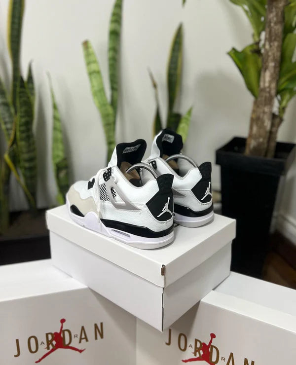 JORDAN RETRO BLANCA - NEGRA