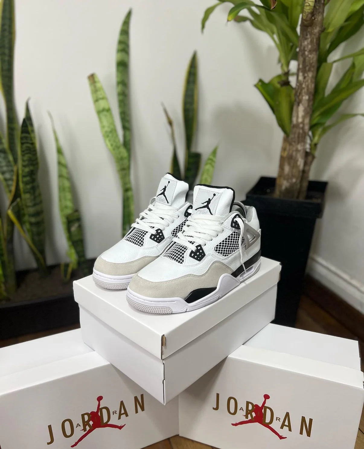 JORDAN RETRO BLANCA - NEGRA